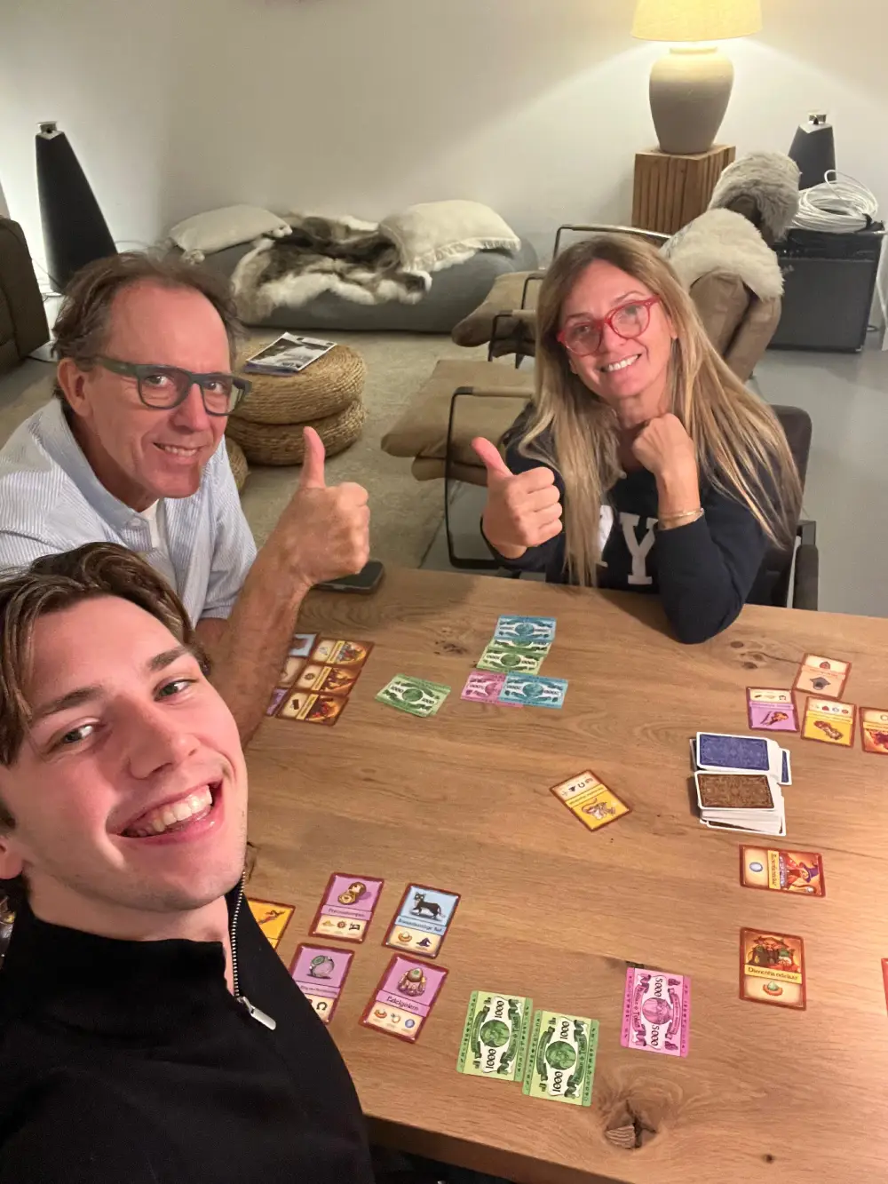 Hashiban-biljetten verspreid over het spelbord